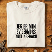 Jeg er min svigermors yndlingsbarn T-skjorte
