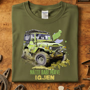 Måtte bare prøve offroad t-skjorte med grønn bakgrunn og bilillustrasjon, perfekt for verkstedet.