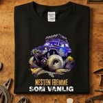 Nesten fremme offroad t-skjorte med fargerik bilillustrasjon for egendefinert stil