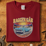 Raggen Går 50-talls bil T-skjorte med retro bildesign og fargerik grafikk, perfekt for bilentusiaster.