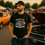 Raggen Går siden 50-tallet T-skjorte med klassisk bilmotiv, perfekt for bilentusiaster og verkstedshelter.