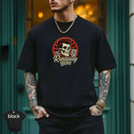The Runaway Boys — Offisiell Band Merch T-Skjorte i svart, med grafikk av et skjelett og mikrofon.